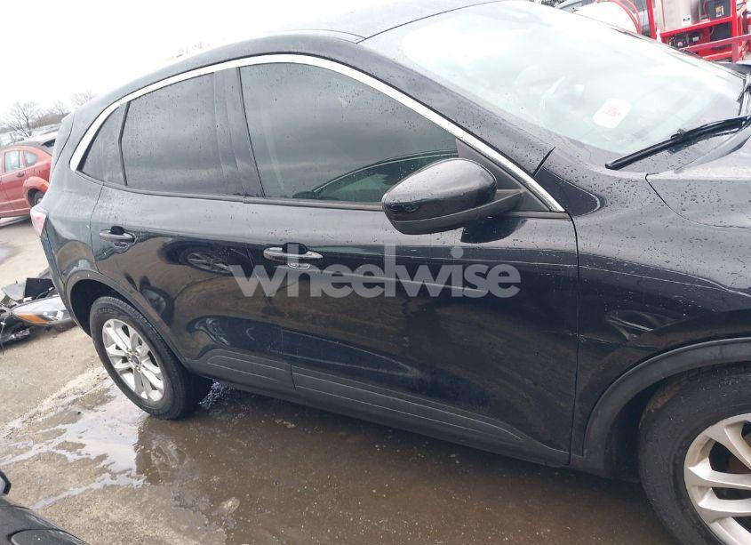 Photo 14 of 2020 Ford Escape SE (VIN 1FMCU0G67LUA38023)