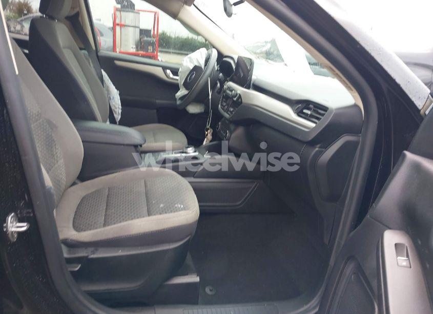 Photo 5 of 2020 Ford Escape SE (VIN 1FMCU0G67LUA38023)