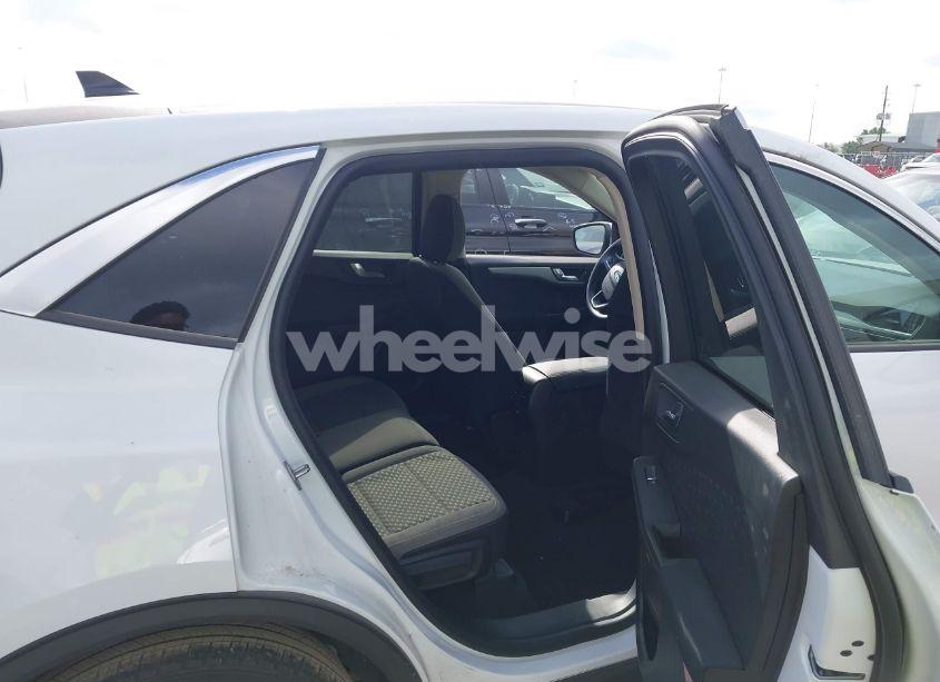 Photo 8 of 2020 Ford Escape SE (VIN 1FMCU0G67LUB02058)