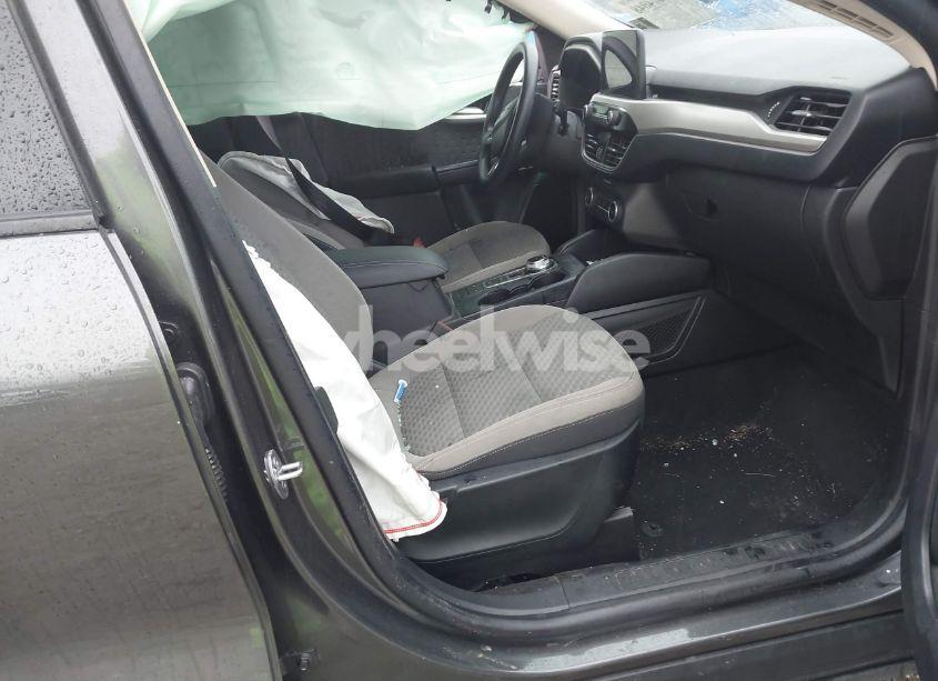 Photo 5 of 2020 Ford Escape SE (VIN 1FMCU0G67LUB91758)