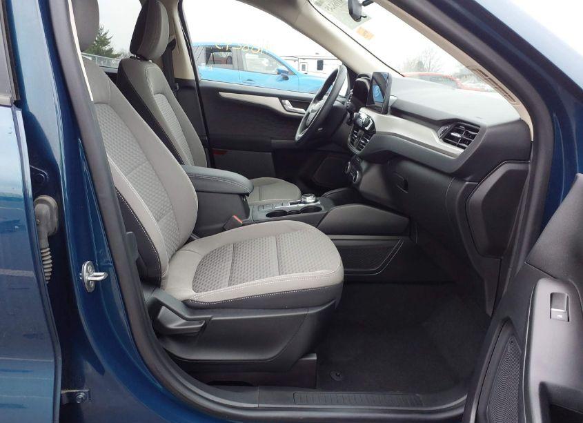 Photo 5 of 2020 Ford Escape SE (VIN 1FMCU0G67LUC14939)