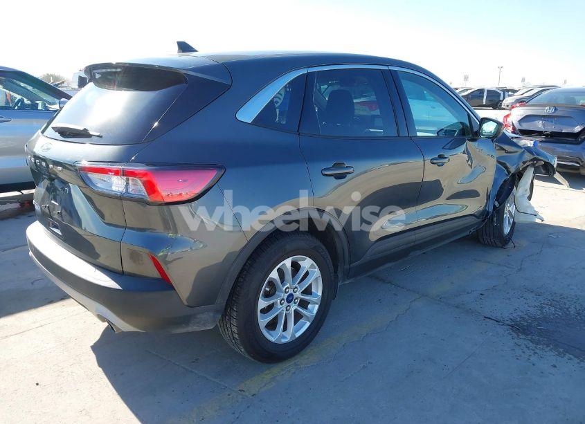 Photo 4 of 2020 Ford Escape SE (VIN 1FMCU0G67LUC55443)