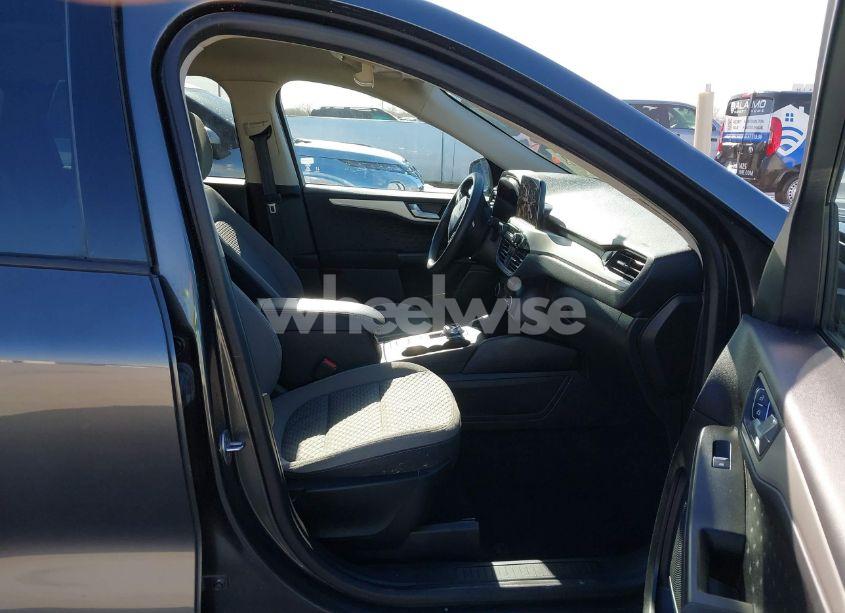 Photo 5 of 2020 Ford Escape SE (VIN 1FMCU0G67LUC55443)