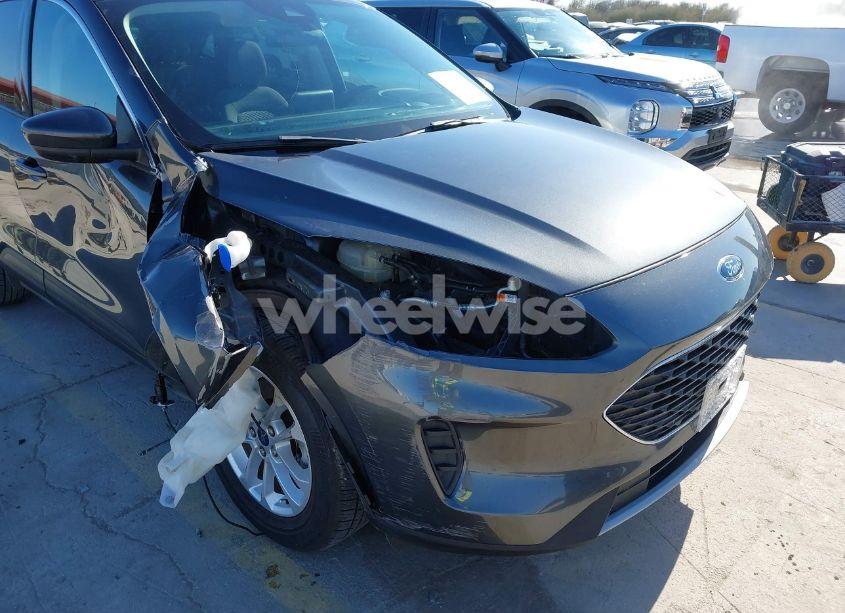 Photo 6 of 2020 Ford Escape SE (VIN 1FMCU0G67LUC55443)