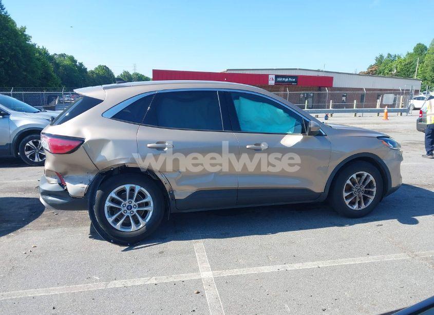 Photo 13 of 2021 Ford Escape SE (VIN 1FMCU0G67MUA00194)