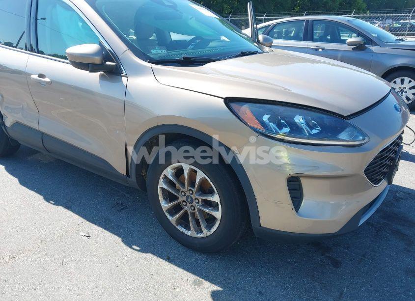 Photo 17 of 2021 Ford Escape SE (VIN 1FMCU0G67MUA00194)