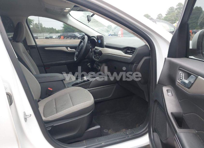 Photo 5 of 2021 Ford Escape SE (VIN 1FMCU0G67MUA28772)
