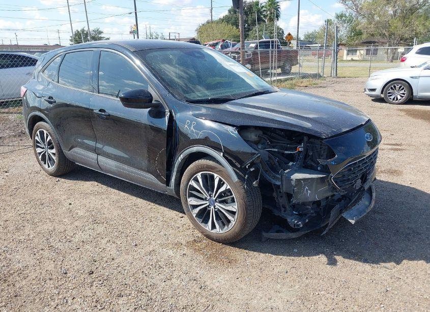 2021 Ford Escape SE (VIN 1FMCU0G67MUA30036) main photo