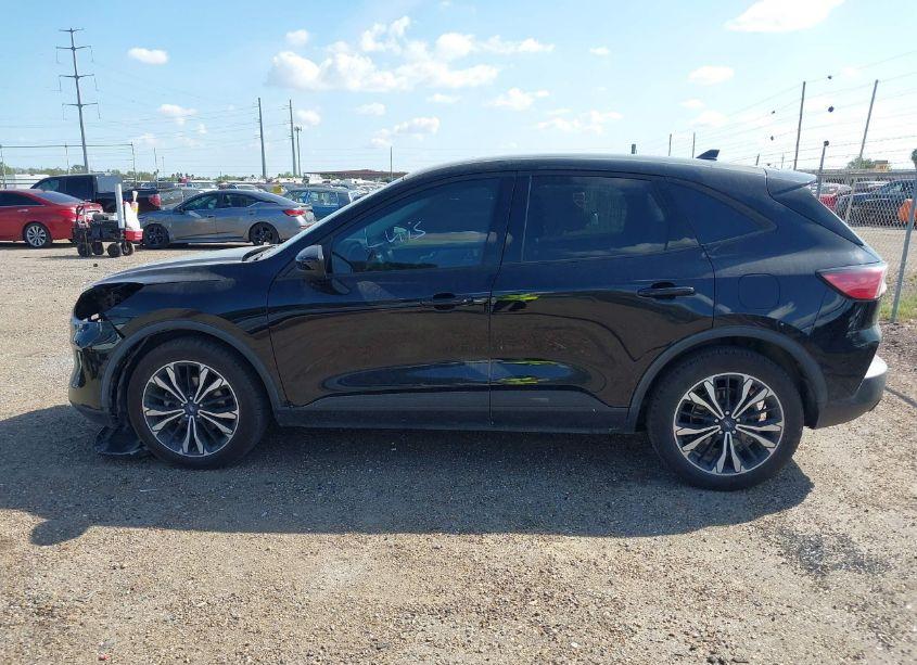 Photo 15 of 2021 Ford Escape SE (VIN 1FMCU0G67MUA30036)