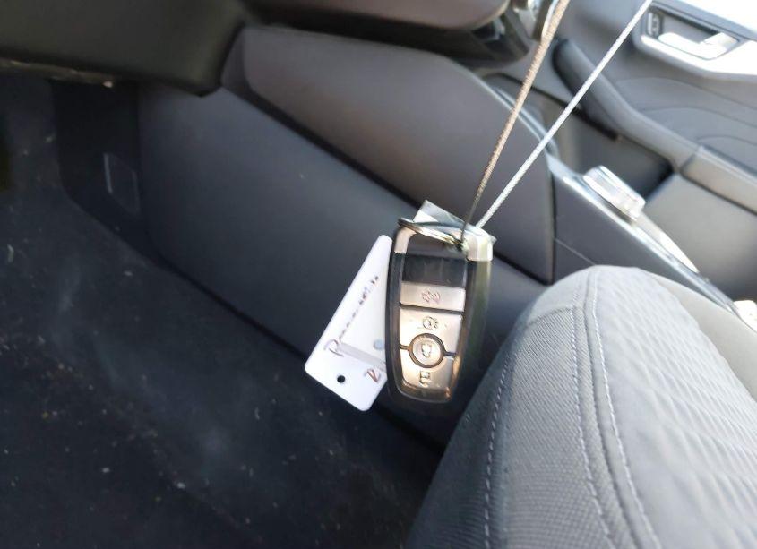 Photo 11 of 2021 Ford Escape SE (VIN 1FMCU0G67MUA48603)