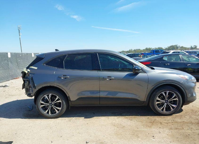 Photo 14 of 2021 Ford Escape SE (VIN 1FMCU0G67MUA48603)