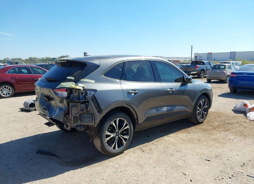 Photo 4 of 2021 Ford Escape SE (VIN 1FMCU0G67MUA48603)