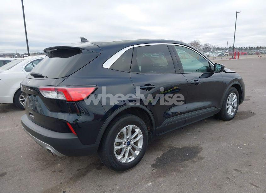 Photo 4 of 2021 Ford Escape SE (VIN 1FMCU0G67MUB06208)