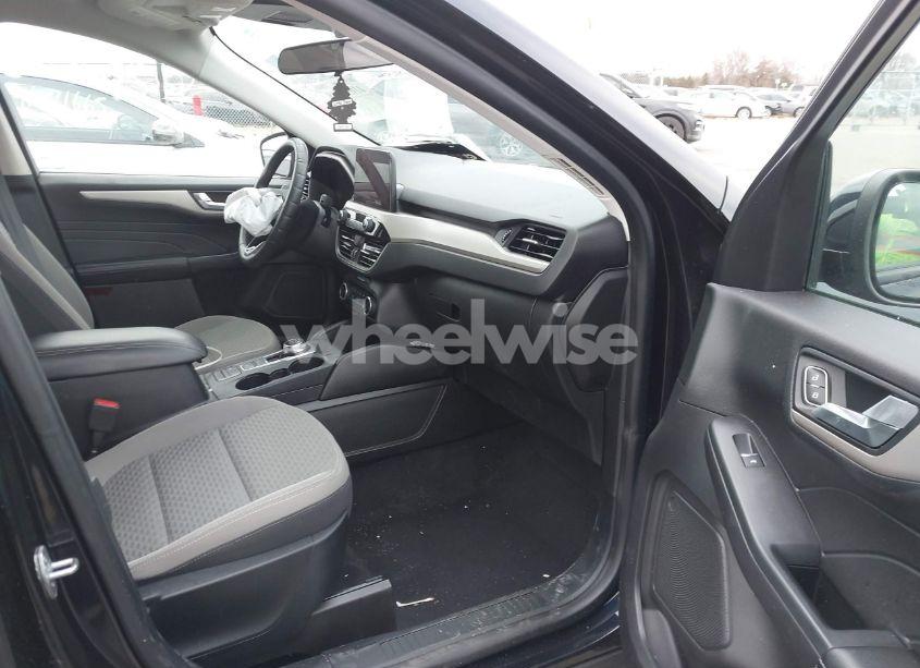 Photo 5 of 2021 Ford Escape SE (VIN 1FMCU0G67MUB06208)