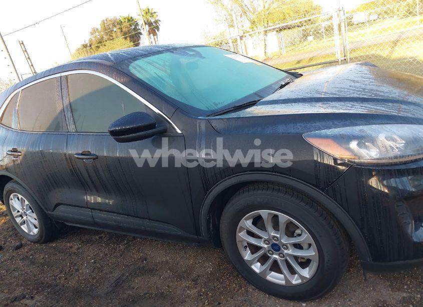 Photo 13 of 2021 Ford Escape SE (VIN 1FMCU0G67MUB29746)