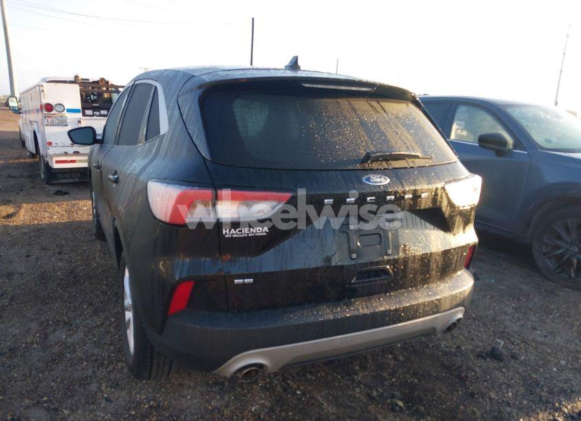 Photo 3 of 2021 Ford Escape SE (VIN 1FMCU0G67MUB29746)