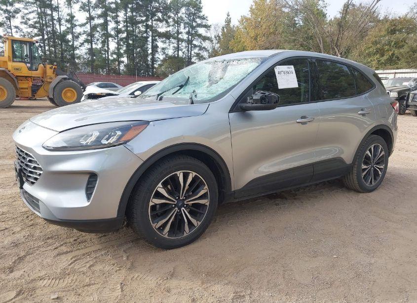 Photo 2 of 2022 Ford Escape SE (VIN 1FMCU0G67NUA86088)