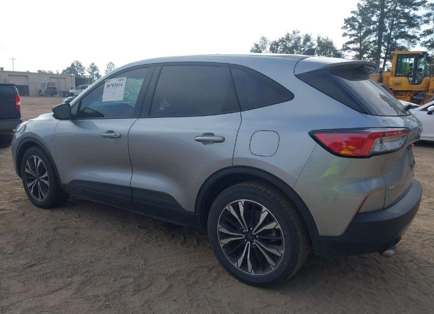 Photo 3 of 2022 Ford Escape SE (VIN 1FMCU0G67NUA86088)