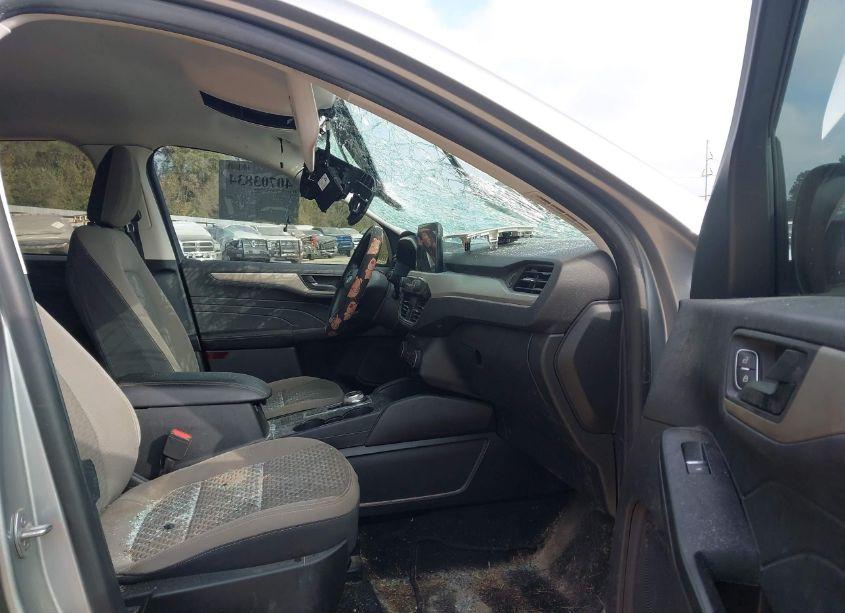 Photo 5 of 2022 Ford Escape SE (VIN 1FMCU0G67NUA86088)