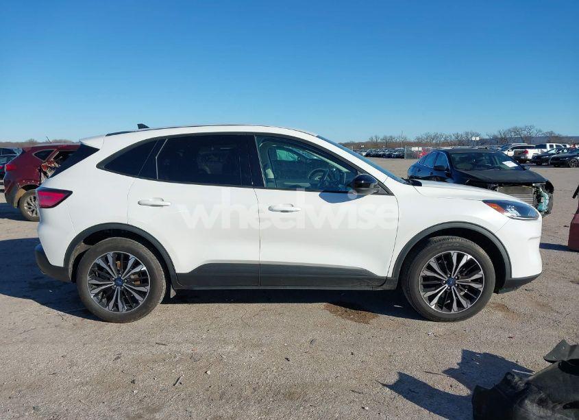 Photo 13 of 2022 Ford Escape SE (VIN 1FMCU0G67NUB18232)