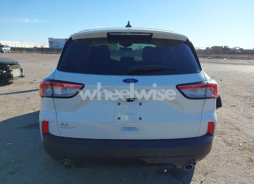 Photo 16 of 2022 Ford Escape SE (VIN 1FMCU0G67NUB18232)