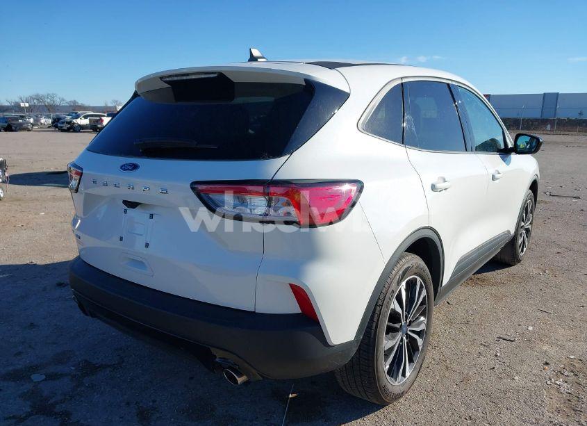 Photo 4 of 2022 Ford Escape SE (VIN 1FMCU0G67NUB18232)