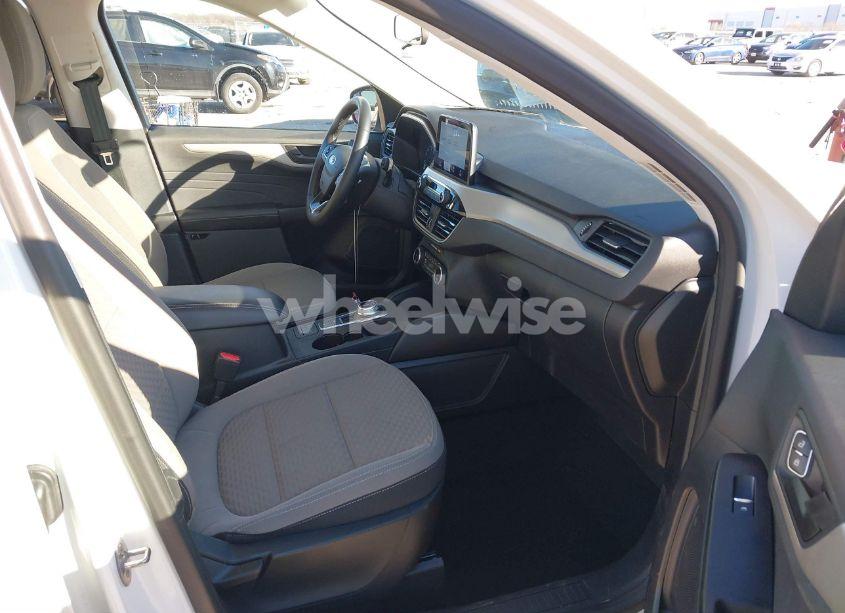 Photo 5 of 2022 Ford Escape SE (VIN 1FMCU0G67NUB18232)