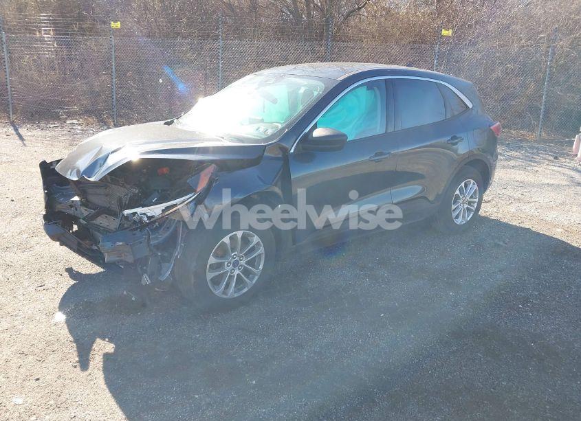 Photo 2 of 2022 Ford Escape SE (VIN 1FMCU0G67NUB85283)