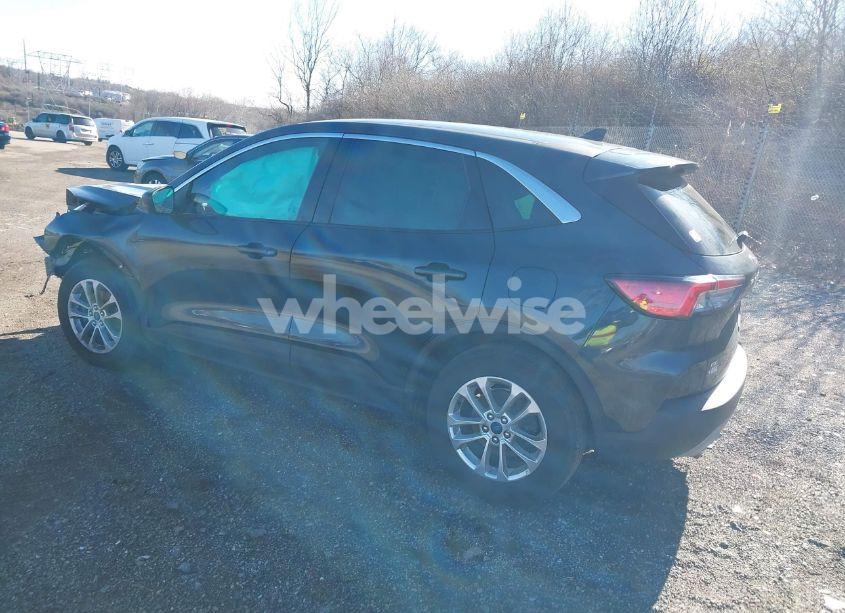 Photo 3 of 2022 Ford Escape SE (VIN 1FMCU0G67NUB85283)
