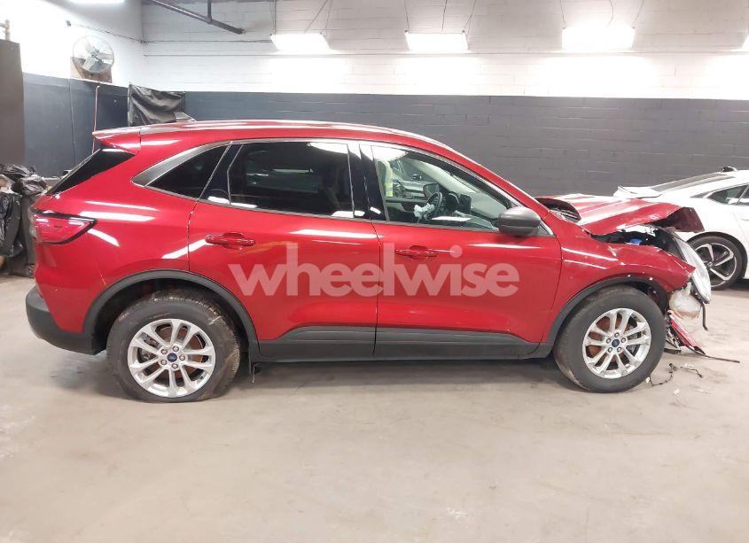 Photo 14 of 2022 Ford Escape SE (VIN 1FMCU0G67NUC02387)