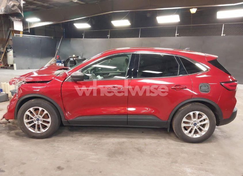 Photo 15 of 2022 Ford Escape SE (VIN 1FMCU0G67NUC02387)