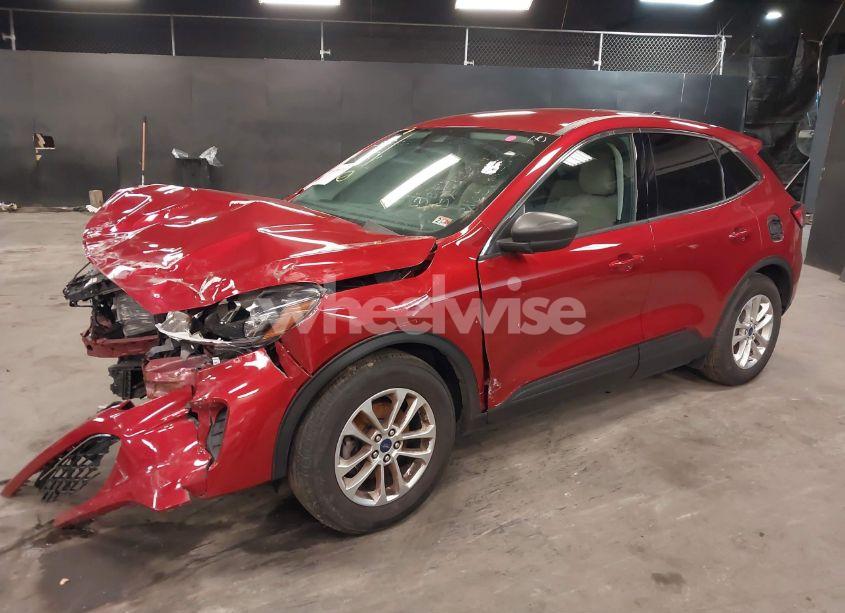 Photo 2 of 2022 Ford Escape SE (VIN 1FMCU0G67NUC02387)