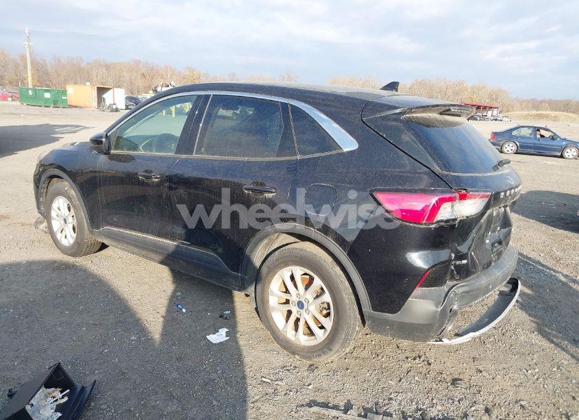 Photo 3 of 2020 Ford Escape SE (VIN 1FMCU0G68LUA25412)