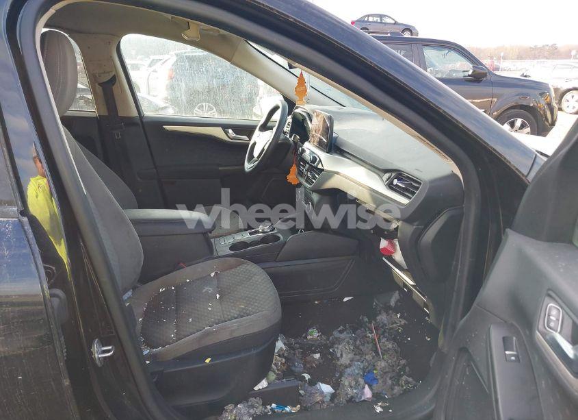 Photo 5 of 2020 Ford Escape SE (VIN 1FMCU0G68LUA25412)