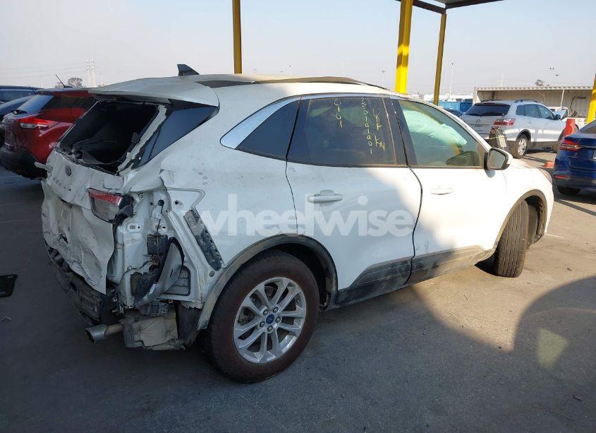 Photo 4 of 2020 Ford Escape SE (VIN 1FMCU0G68LUA57308)