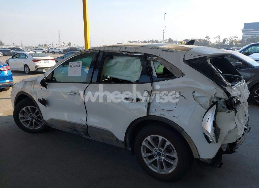 Photo 6 of 2020 Ford Escape SE (VIN 1FMCU0G68LUA57308)