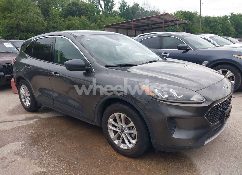 Photo 13 of 2020 Ford Escape SE (VIN 1FMCU0G68LUA75081)