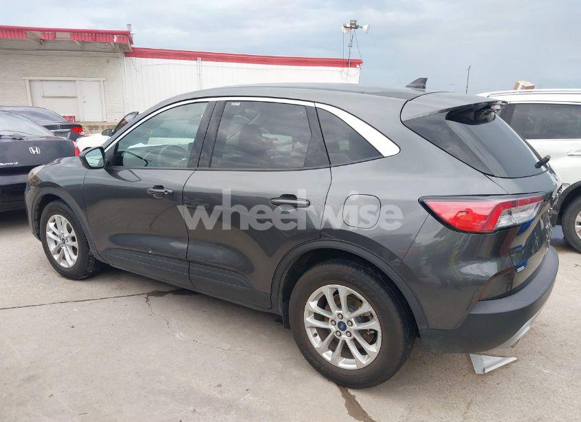 Photo 14 of 2020 Ford Escape SE (VIN 1FMCU0G68LUA75081)