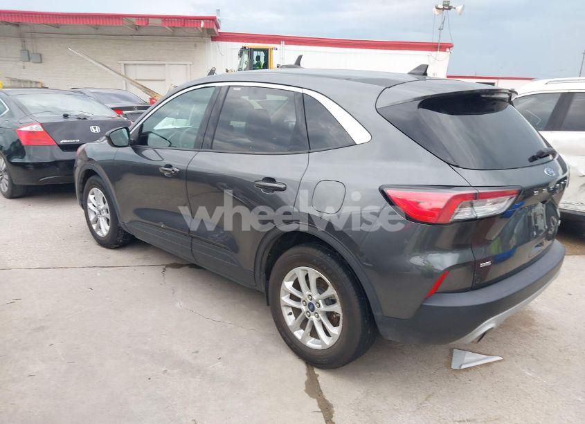 Photo 3 of 2020 Ford Escape SE (VIN 1FMCU0G68LUA75081)