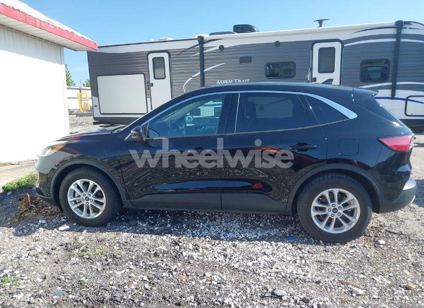 Photo 14 of 2020 Ford Escape SE (VIN 1FMCU0G68LUA93211)
