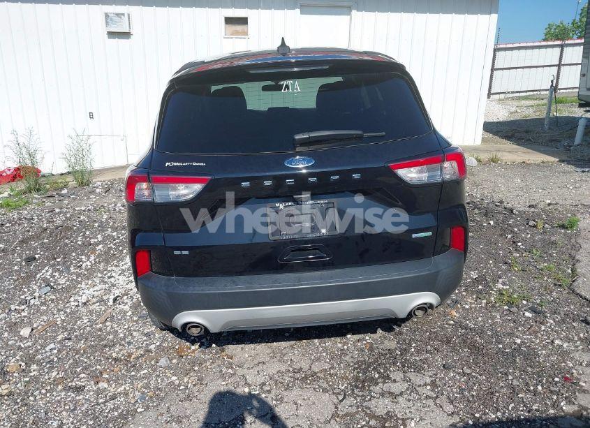 Photo 16 of 2020 Ford Escape SE (VIN 1FMCU0G68LUA93211)