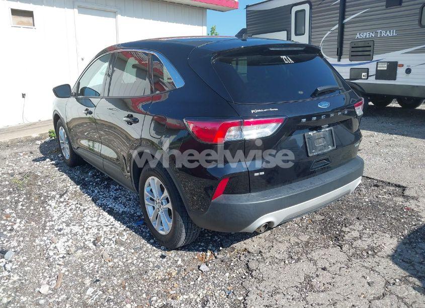 Photo 3 of 2020 Ford Escape SE (VIN 1FMCU0G68LUA93211)