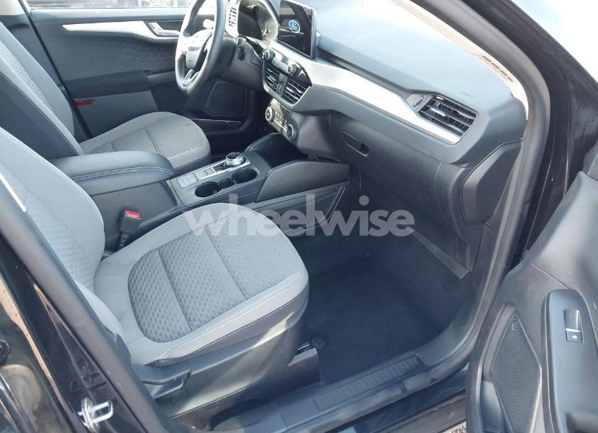 Photo 5 of 2020 Ford Escape SE (VIN 1FMCU0G68LUB02375)