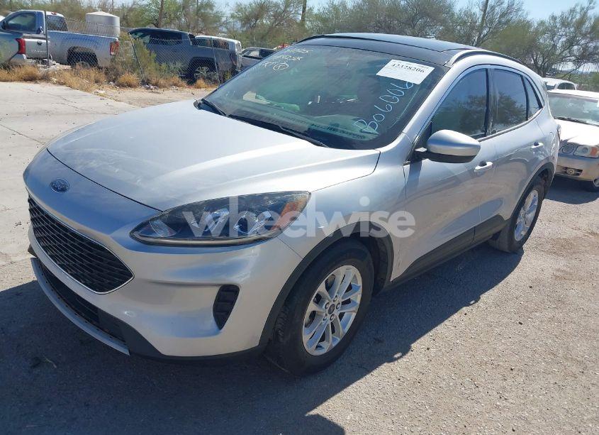 Photo 2 of 2020 Ford Escape SE (VIN 1FMCU0G68LUB06006)