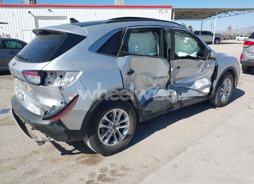 Photo 4 of 2020 Ford Escape SE (VIN 1FMCU0G68LUB06006)