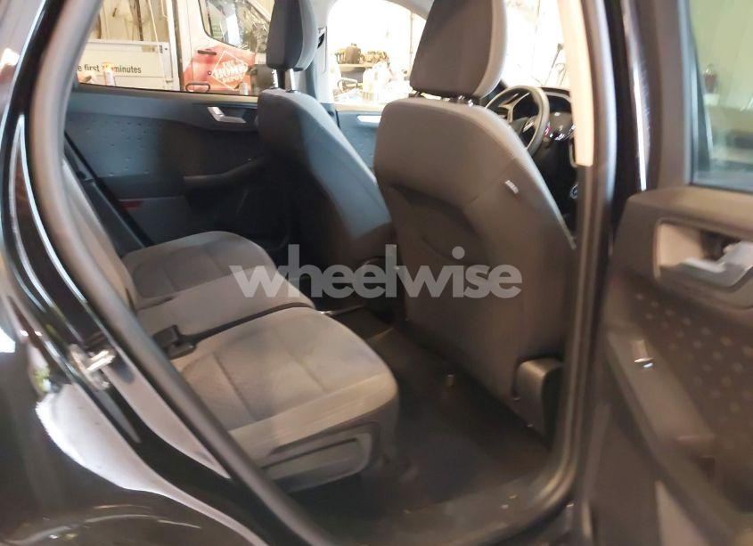 Photo 8 of 2020 Ford Escape SE (VIN 1FMCU0G68LUB19256)