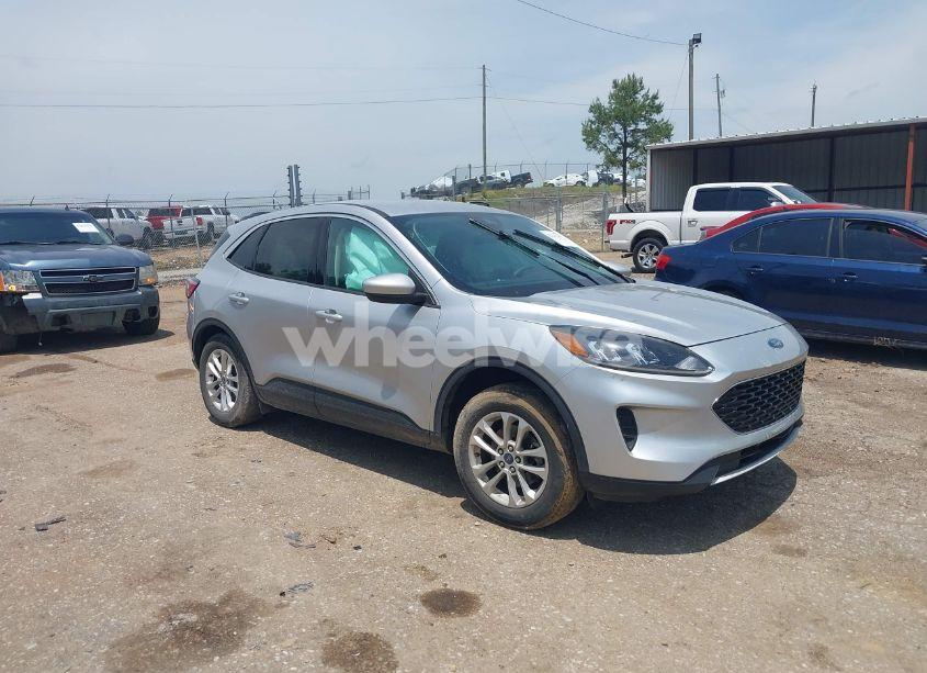 2020 Ford Escape SE (VIN 1FMCU0G68LUB22240) main photo