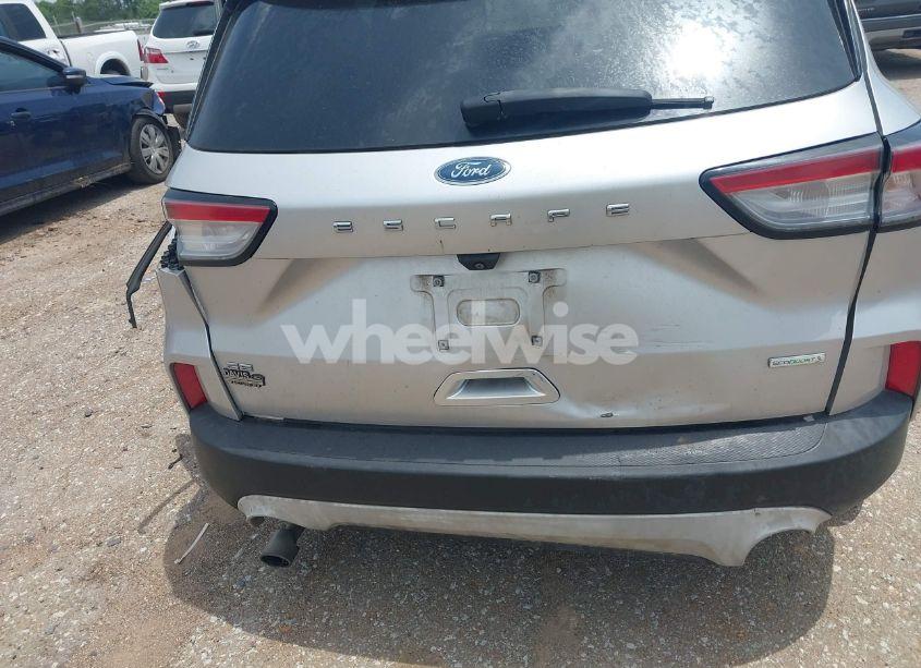 Photo 18 of 2020 Ford Escape SE (VIN 1FMCU0G68LUB22240)