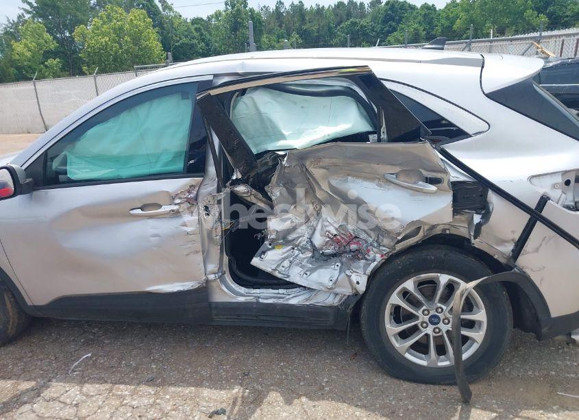 Photo 6 of 2020 Ford Escape SE (VIN 1FMCU0G68LUB22240)