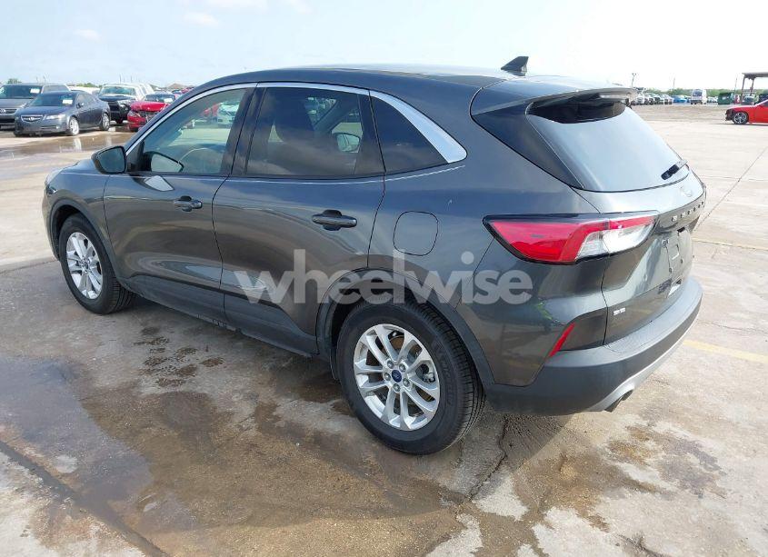 Photo 3 of 2020 Ford Escape SE (VIN 1FMCU0G68LUB66318)